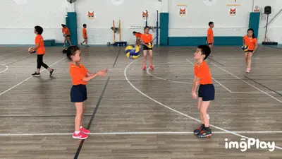 锦标赛中位玩家的尴尬：如何防止被两头夹击？（锦标赛中位的进退两难：怎样化解两头夹击？）