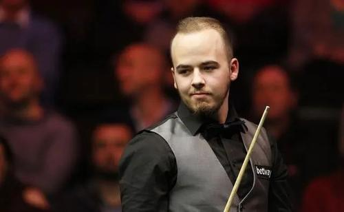 场比赛中展 场比赛中展