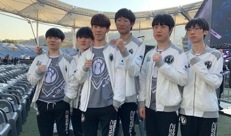 队在进攻端 队在进攻端